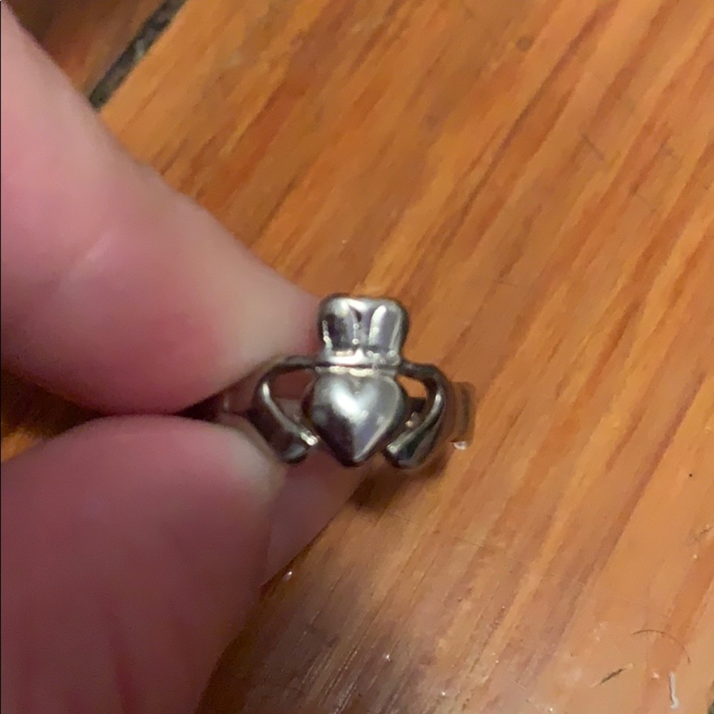 Claddagh ring 💍 - Picture 2 of 2